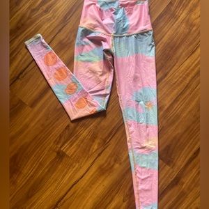 Teeki NWOT leggings
